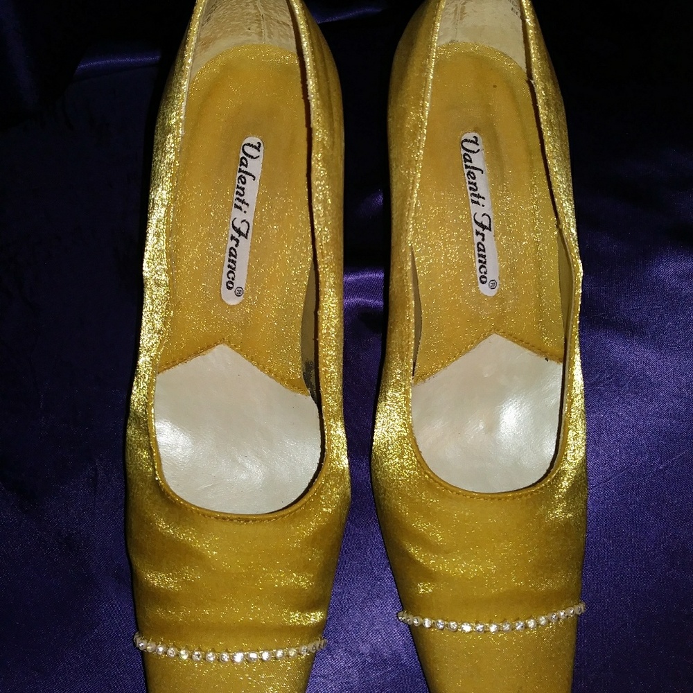 Shoes - Picture 2 of 3